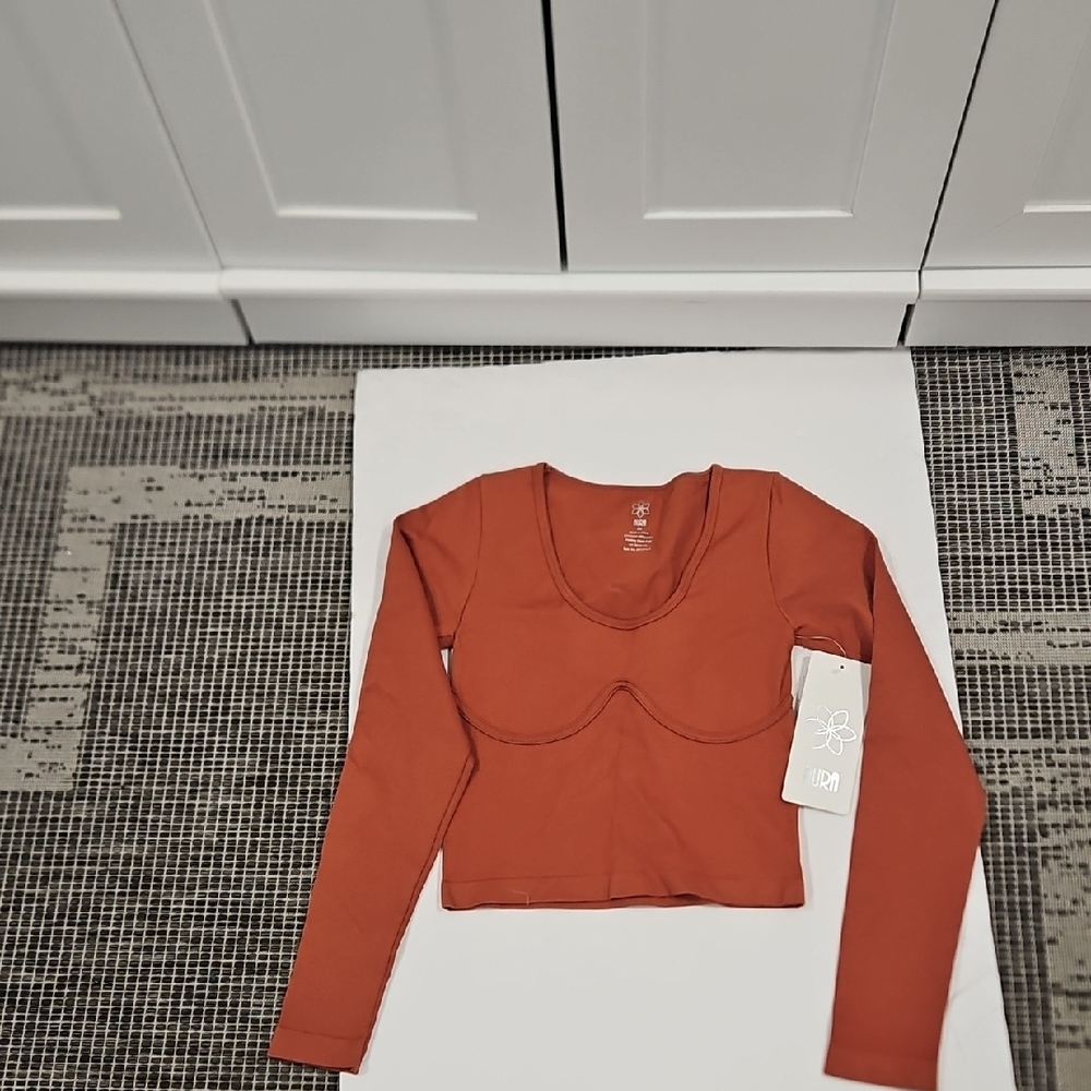 AURA Long Sleeve Crop Top